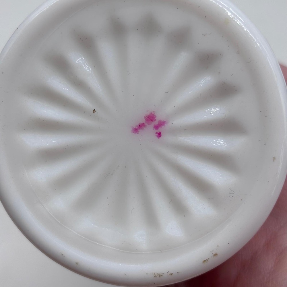Fenton White Milk Glass Hobnail Bud Vase Vintage Excellent Home Decor 9 Inch - Picture 2 of 6